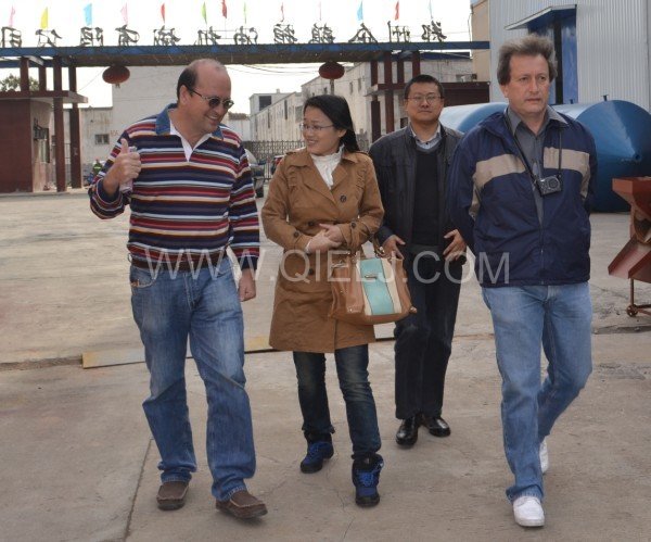 玻利維亞客戶的再次光臨鄭州企鵝(圖1) 玻利維亞客戶的再次光臨鄭州企鵝(圖1)