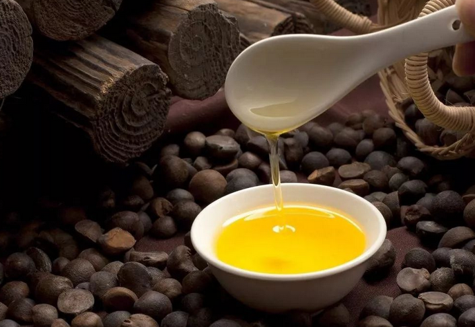 企鵝牌茶籽油雙螺桿榨油機(jī)，用心制造獲得客戶認(rèn)可(圖1)