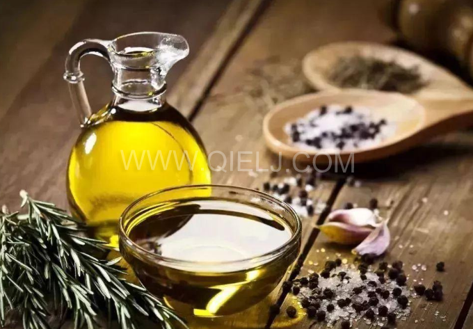 怎樣健康的選擇食用油？企鵝糧油機(jī)械為您簡單講述(圖1)